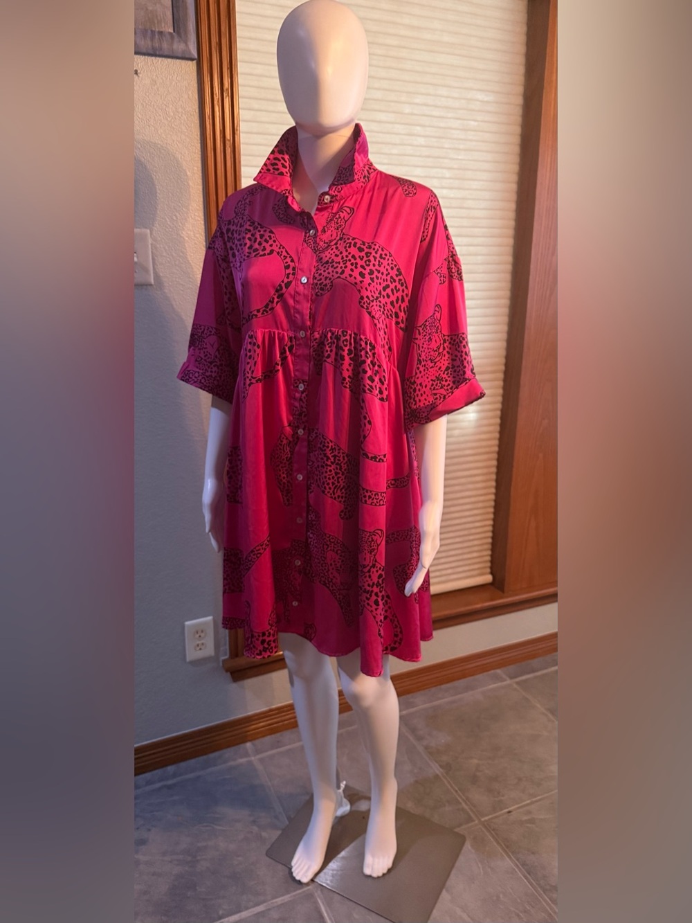 entro Magenta Button-Front Leopard Print Tunic Shirt size large